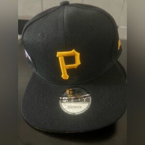 New Era 9FIFTY Black and Gold Cap